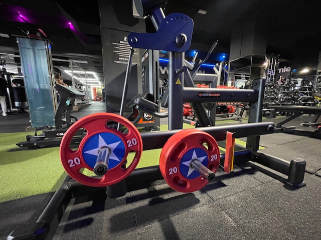 GLUTE BUILDER LLEGA A ZENITH